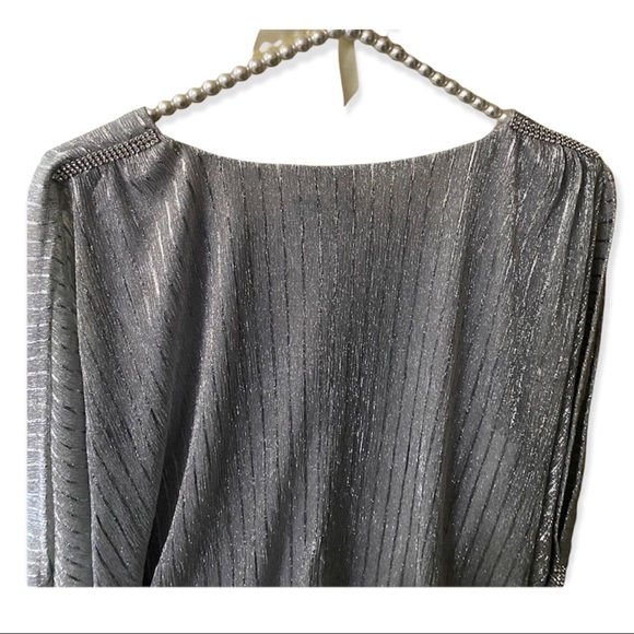 Prelude Metallic Silver Top, size Medium - Picture 4 of 12